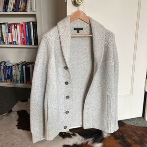 Men’s Medium Banana Republic Shawl Collar Cardigan in Light Gray